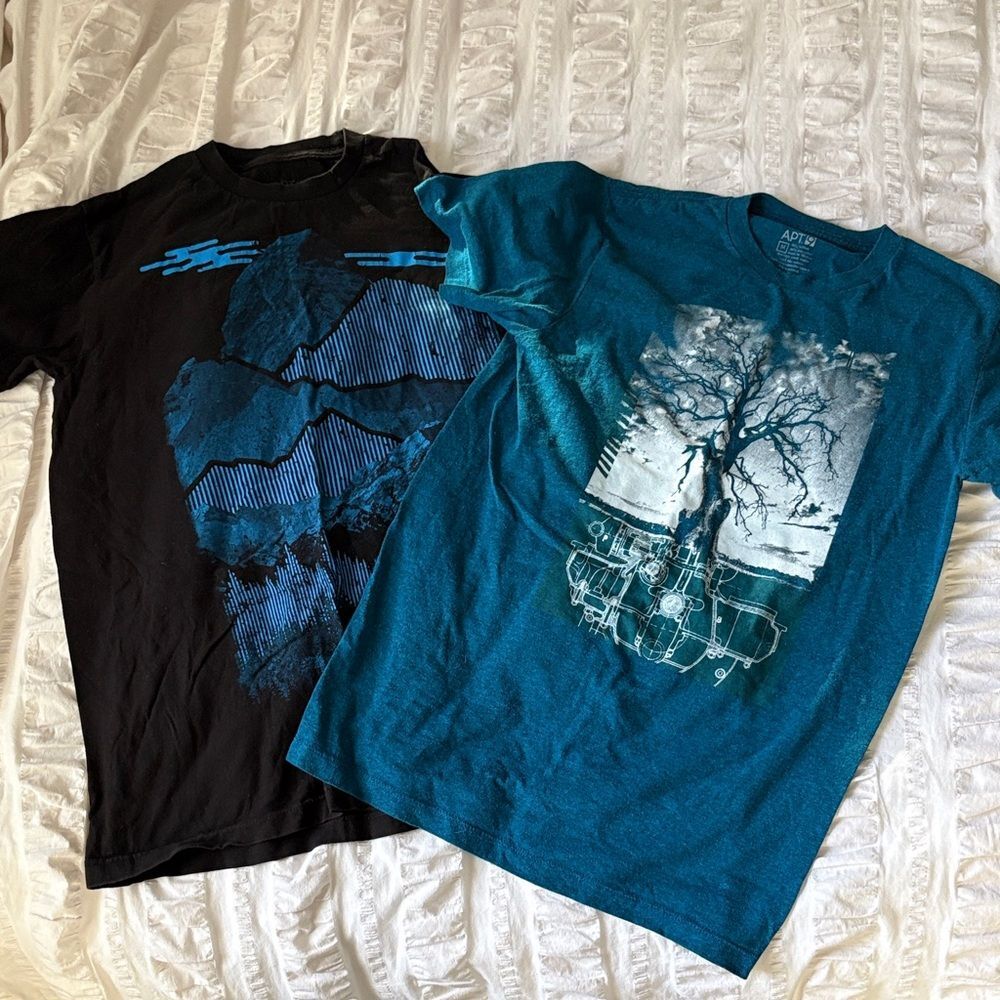 Apt. 9 Black and Teal Graphic Tees